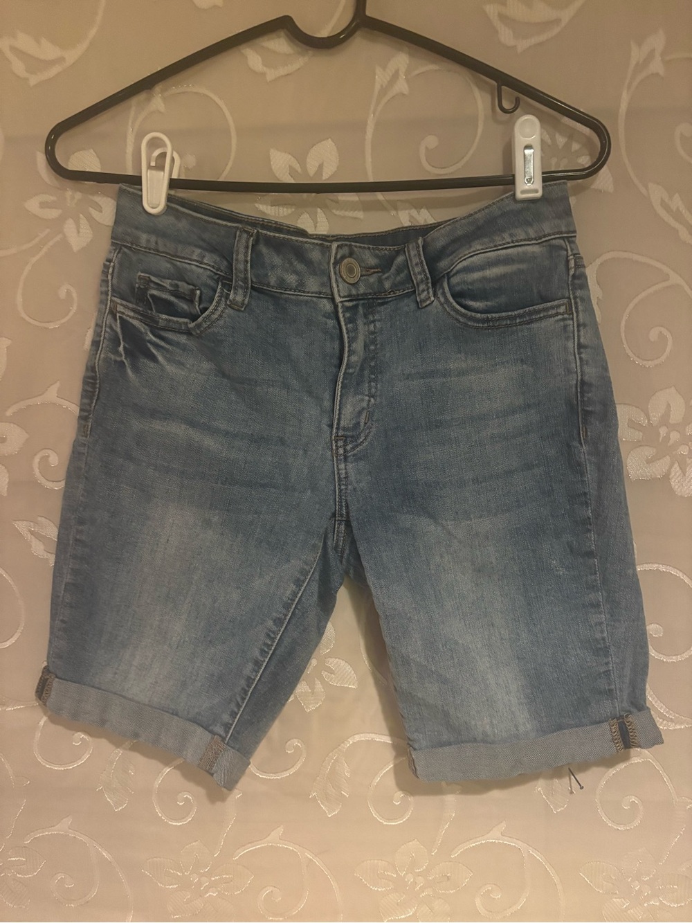 SO Light Blue Rolled-Hem Denim Shorts